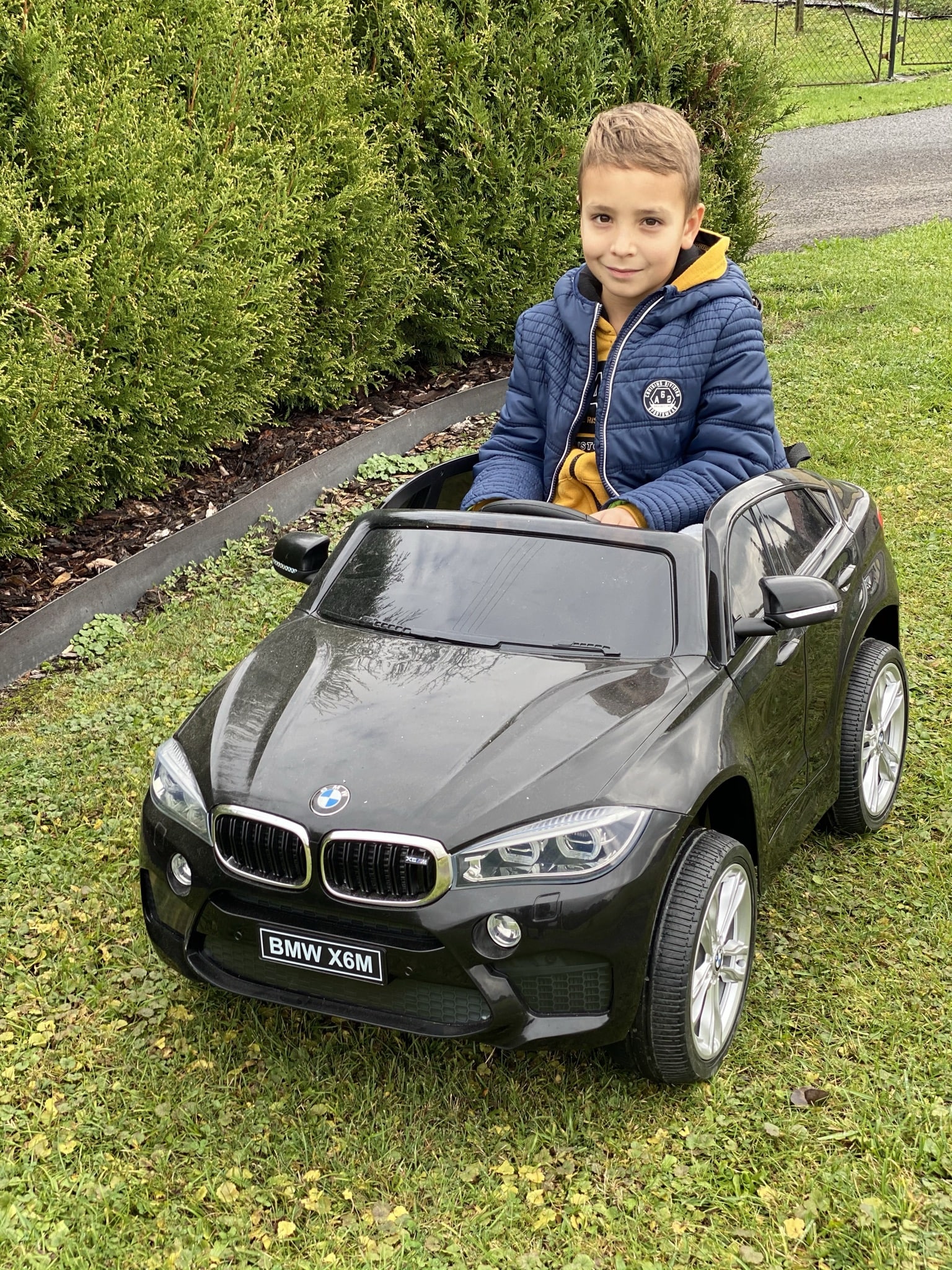 Elektrické autíčko BMW X6 M černé - Obrázek 2