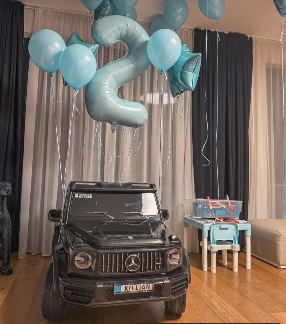 Elektrické autíčko Mercedes G63 XXL 4x200W 24V MP4 černé - Obrázek 2